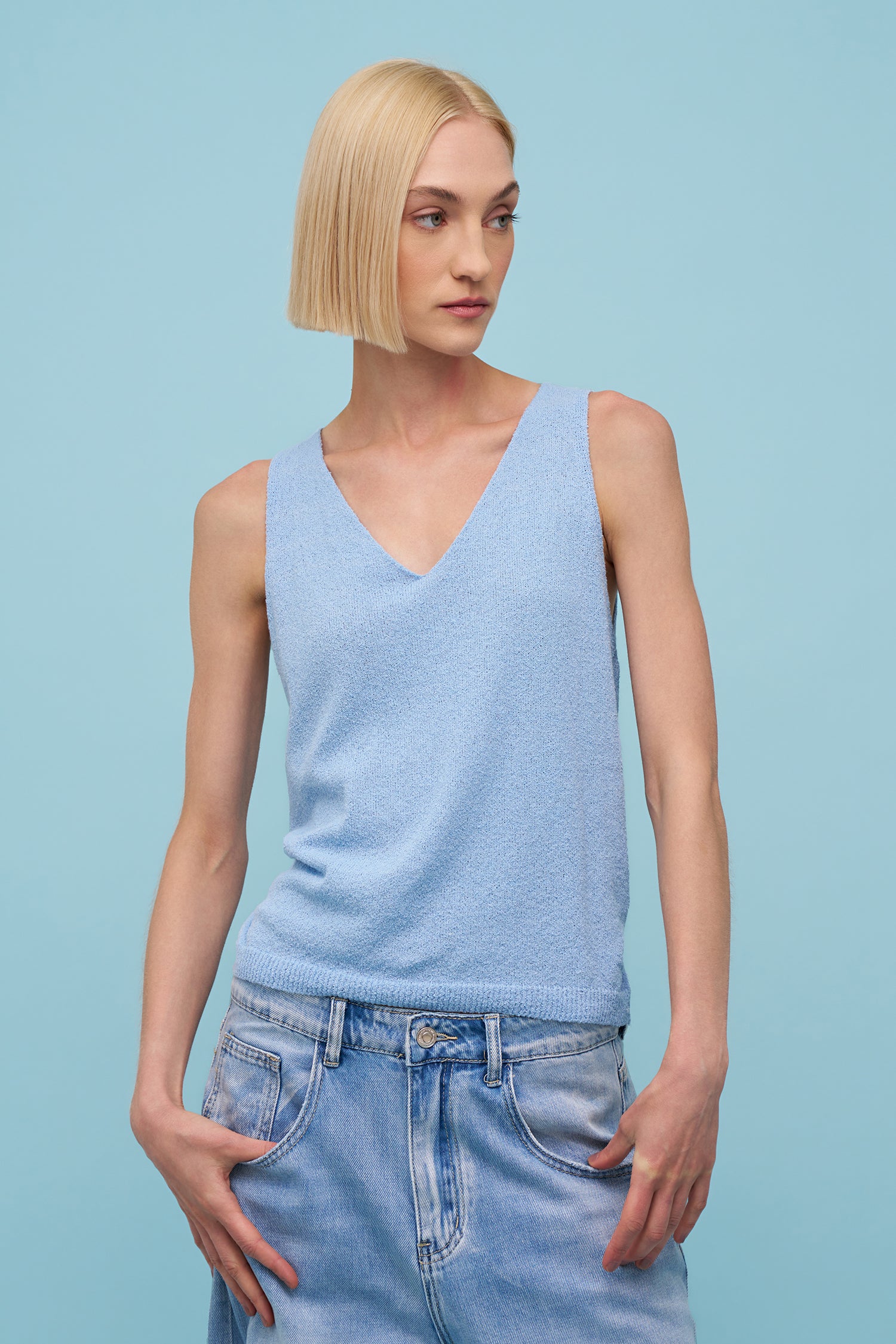 Women's Knit Top - Sleeveless