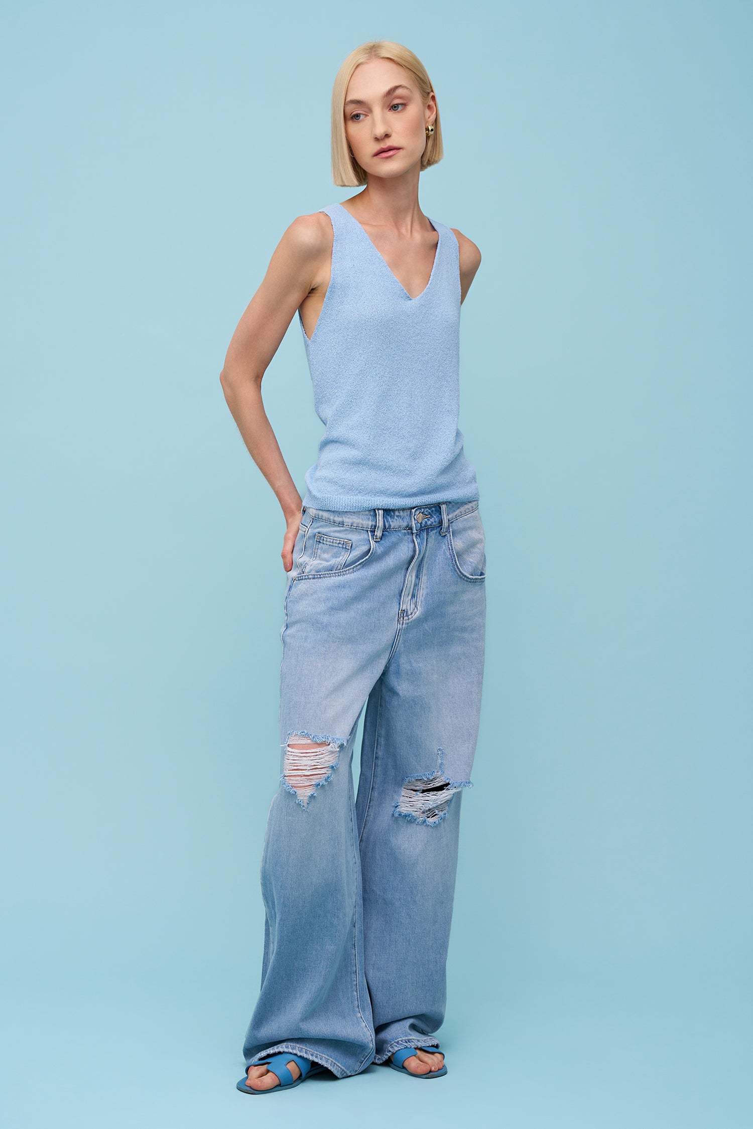 Women's Knit Top - Sleeveless