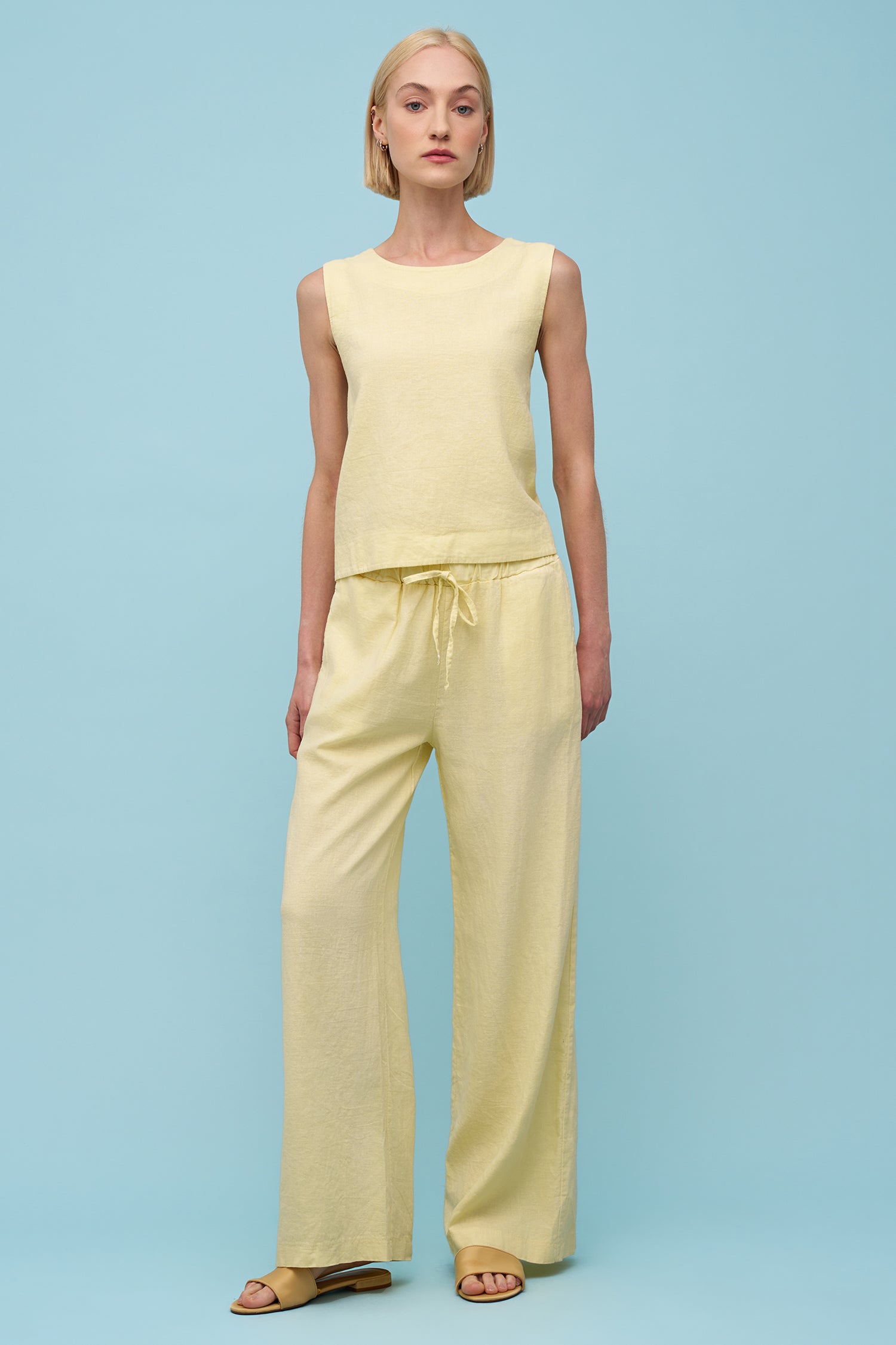 Women's Woven Top - Sleeveless