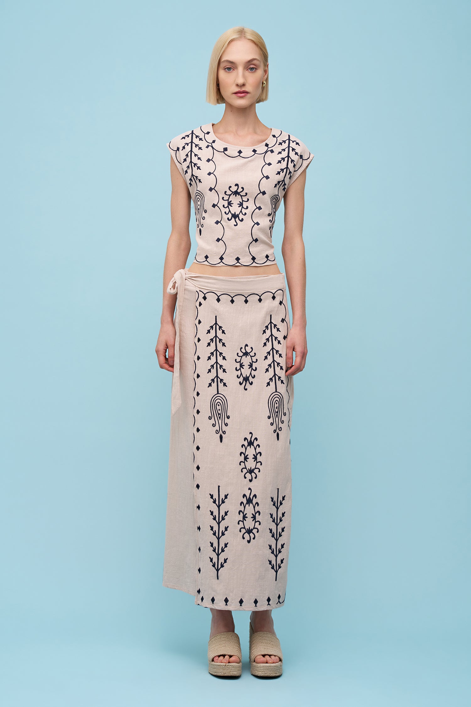 Women's Woven Top - Sleeveless