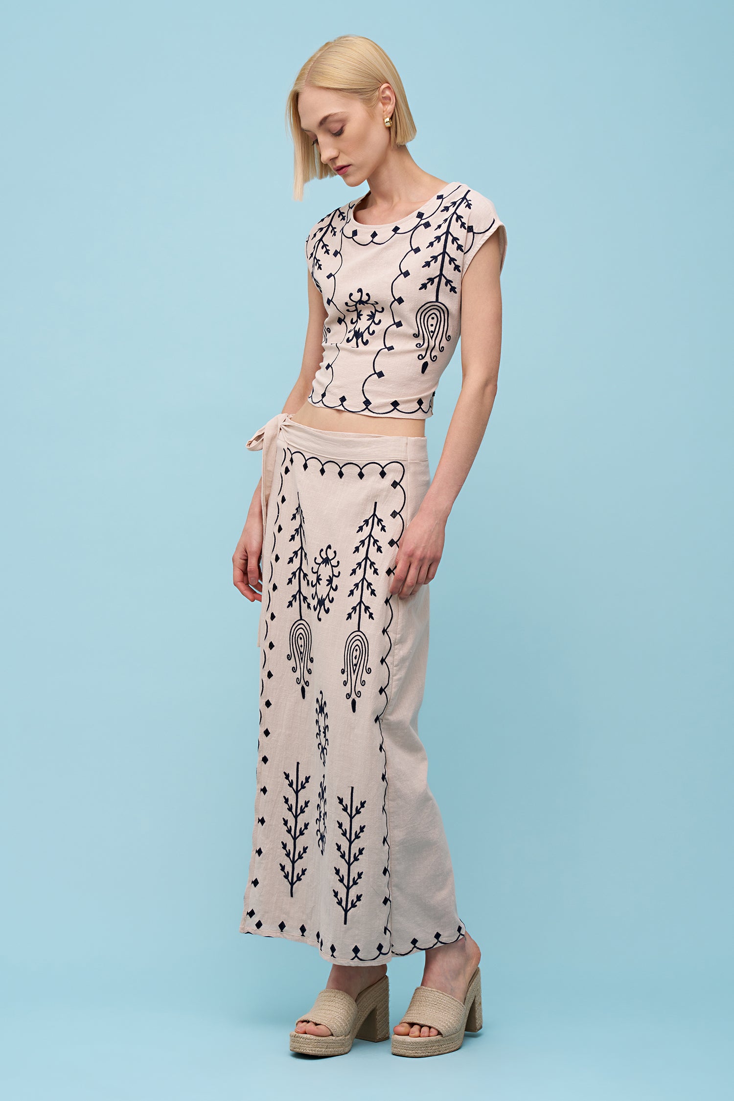 Women's Woven Top - Sleeveless