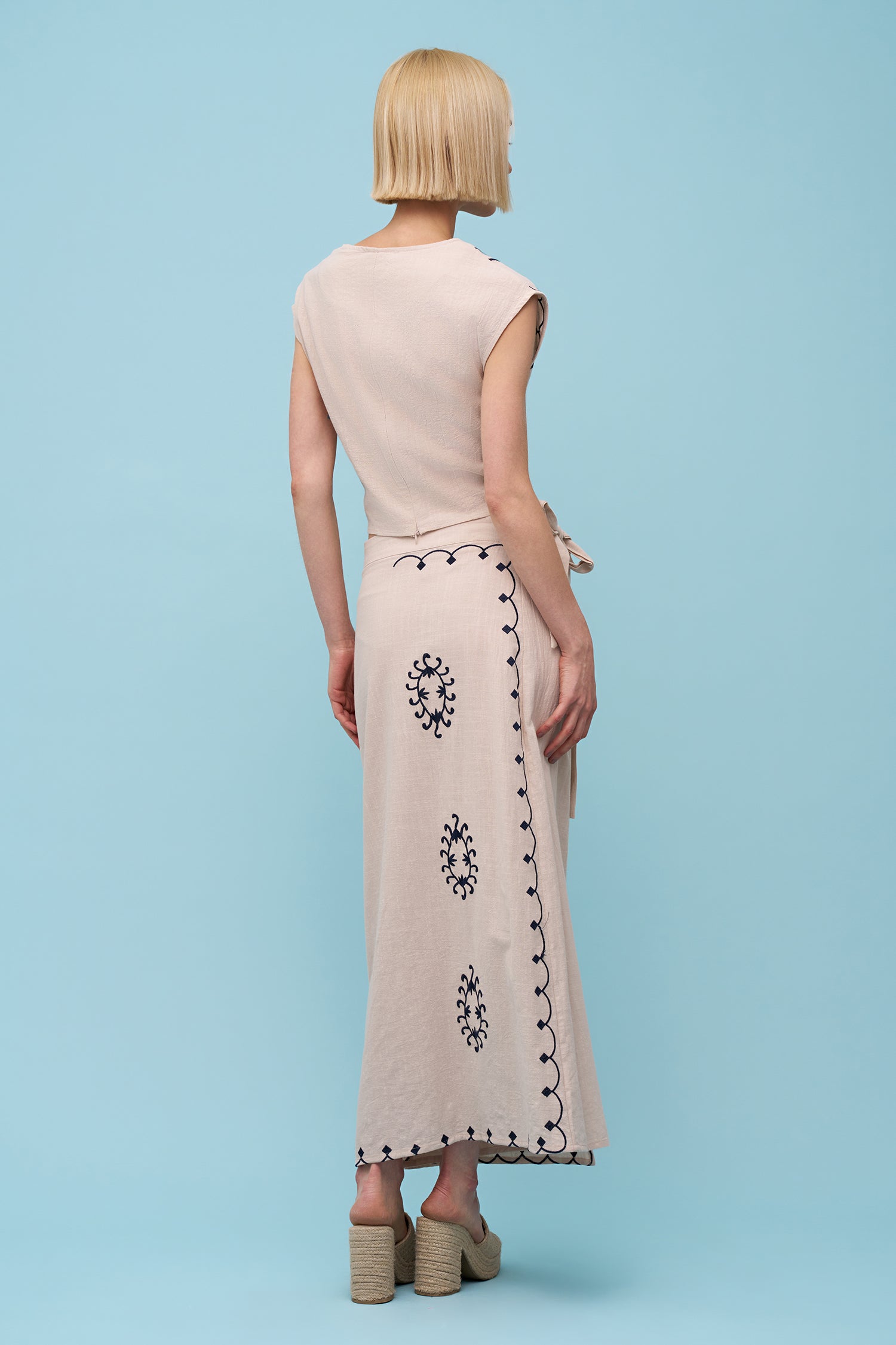 Women's Woven Top - Sleeveless